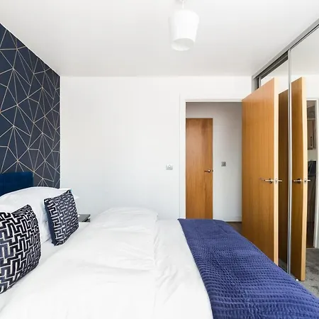 Granville Street - Spacious 2 Bedroom Centre *