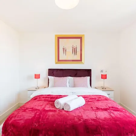 Granville Street - Spacious 2 Bedroom Centre *